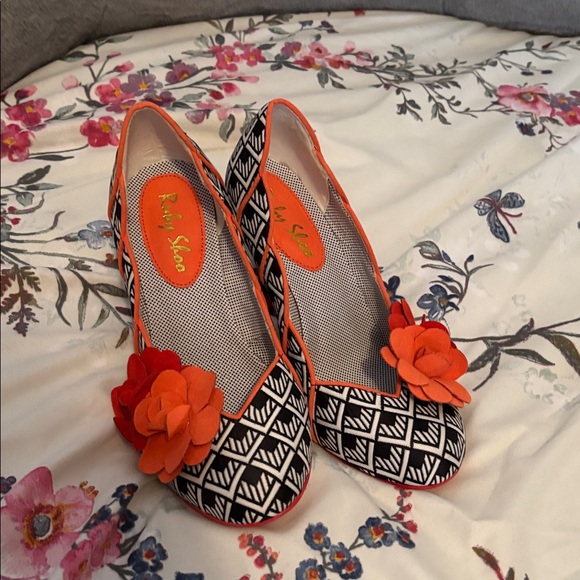 Ruby Shoo Geometric Black and Orange Heels - Picture 4 of 5